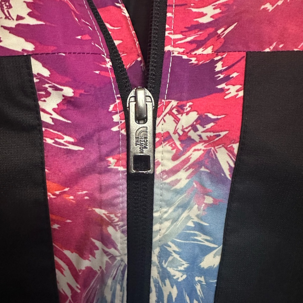 The North Face Girls Freedom Insulated Winter Jacket - Picture 9 of 10